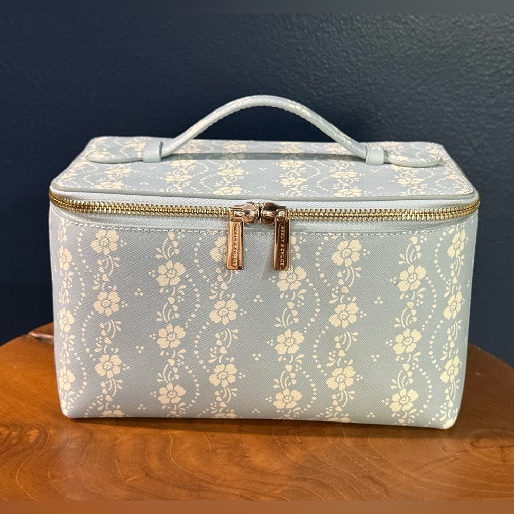 Julia Berolzheimer x Neely and Chloe Large Vanity Case in Posy Mist